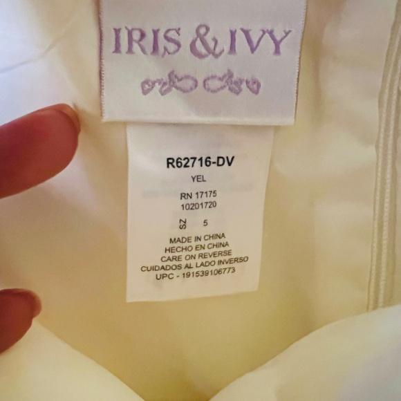 Gorgeous butter yellow pearl detail formal occasion dress Nordstrom Size 5 - Picture 4 of 7